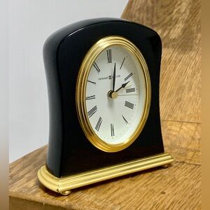 Vtg Howard Miller Glossy Black Gold Art Deco Roman Numeral Quartz Desk Clock